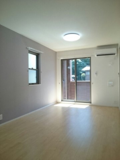 こちらのリビングで趣味の時間をお楽しみください