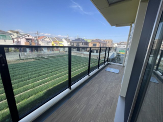 外からの目が気にならないバルコニーで洗濯物が干せます