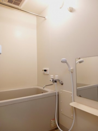 落ち着いた空間のお風呂です