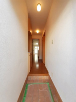 明るい玄関です