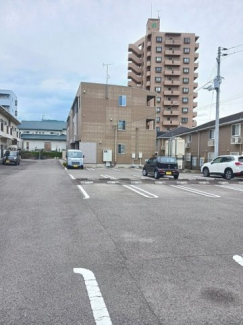 車をお持ちの方に嬉しい駐車場付きの物件です