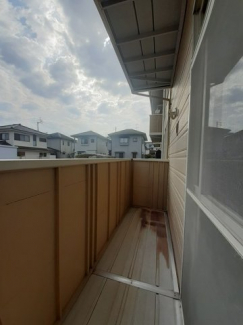 開放的で明るい空間を演出してくれるバルコニーです