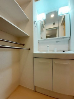 スペースが確保できる洗面所です