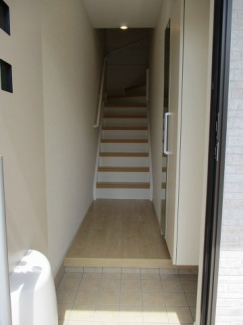 毎日通る玄関はこちらです