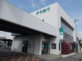 伊予銀行椿支店様まで800m