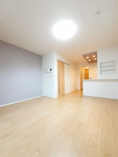 内装は落ち着いています