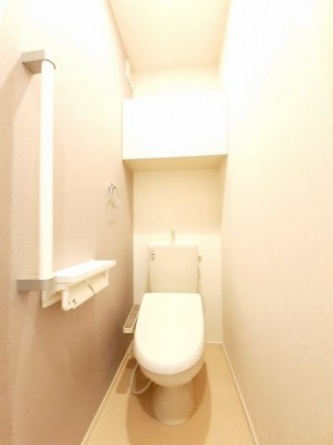 コンパクトで使いやすいトイレです