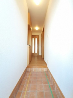 落ち着いた玄関です