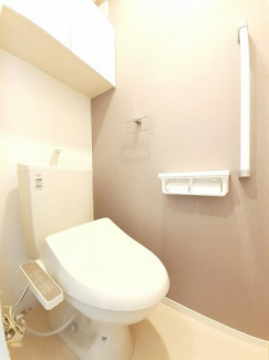 ゆったりとした空間のトイレです