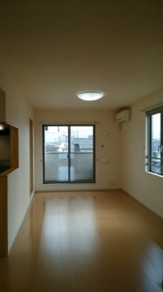 こちらのリビングで趣味の時間をお楽しみください