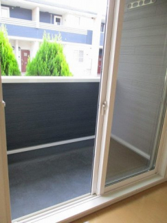 開放的で明るい空間を演出してくれるバルコニーです