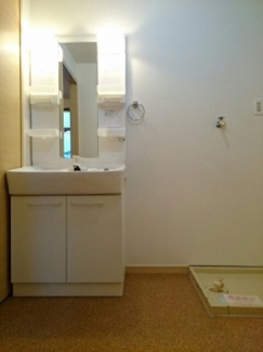 コンパクトで使いやすい洗面所