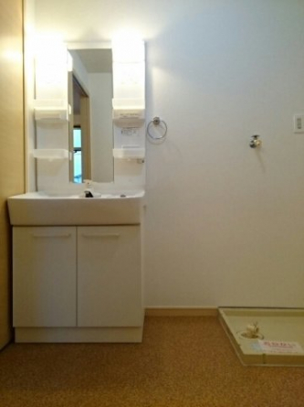 コンパクトで使いやすい洗面所