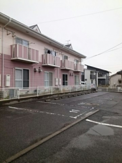 車をお持ちの方に嬉しい駐車場付きの物件です