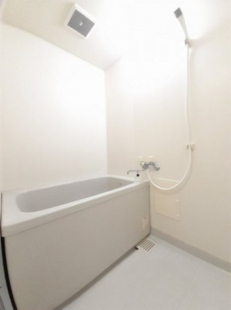 日々の疲れを癒すお風呂付です