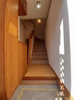 明るい玄関です