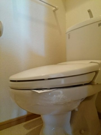 コンパクトで使いやすいトイレです