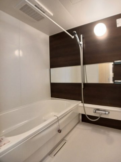 コンパクトで使いやすいお風呂です