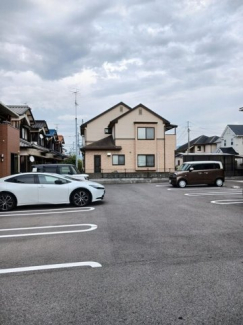 駐車場があるので、車を買う予定の方も安心です