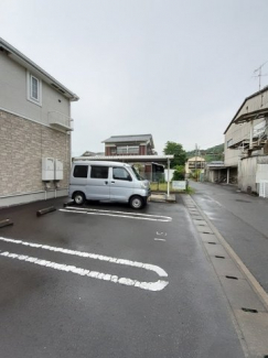 駐車場があるので、車を買う予定の方も安心です