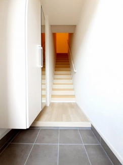 毎日通る玄関はこちらです