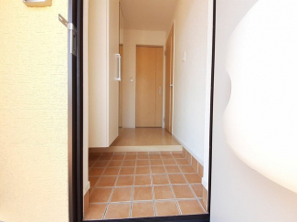 明るい玄関です