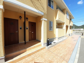 清潔なエントランスです