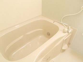 落ち着いた空間のお風呂です