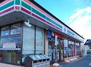 セブンイレブンまで1300m