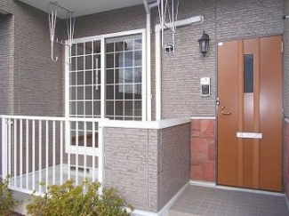 バルコニーからの眺めを楽しみながら食事をしませんか