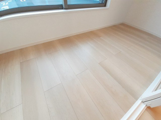 明るい色調の室内です