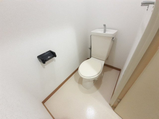 清潔感のあるトイレです