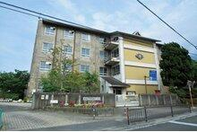 松山市立久米小学校まで792m