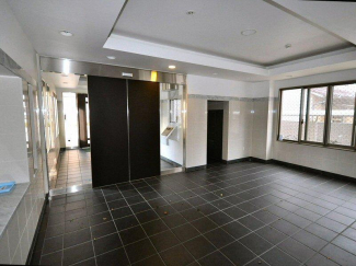 エントランス内