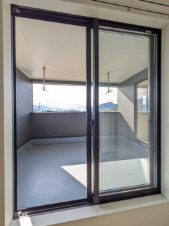 松山市空港通３丁目の新築一戸建ての画像