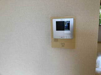 モニター付きインターホンで安心です。