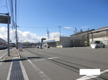 ローソン松山辰巳町店まで246m