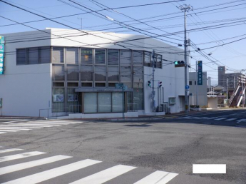 伊予銀行三津浜支店まで434m