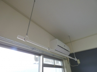 室内洗濯物干し（506号室）