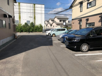 【駐車場】
