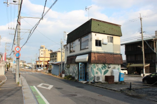 2025年12月撮影　前面道路西側