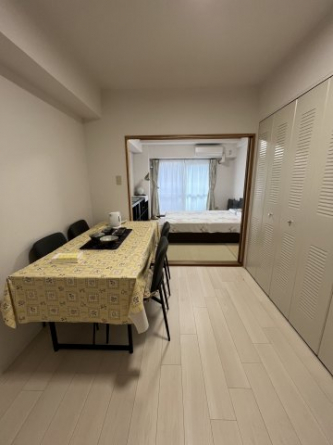 奥のお部屋に和室が続いています