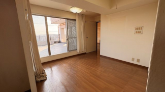 キッチンの横にあるダイニング部分。ここもルーフバルコニーを接しているので、解放感があります。