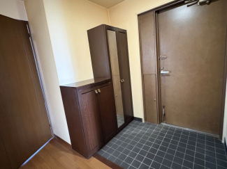 床、壁、天井、シューズボックスをお好きにリフォームして頂けます。