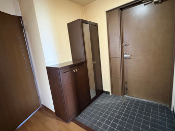 床、壁、天井、シューズボックスをお好きにリフォームして頂けます。