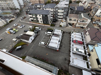 平面と機械式があります。10000円から12000円