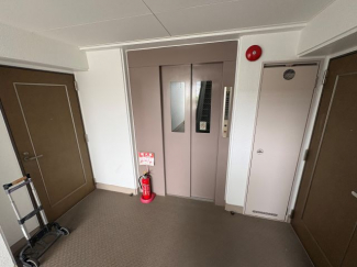 エレベーターもプライベートエレベーターの様です。