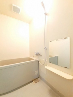 コンパクトで使いやすいお風呂です