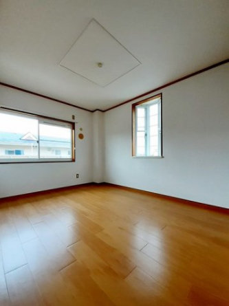 明るい色調の室内です