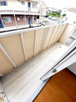 陽当たり良好なバルコニーです